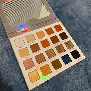 Violet Voss x Nicol Concilio Eyeshadow Palette